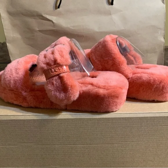 UGG Women's Fuzz Yeah Slippers - Picture 8 of 11
